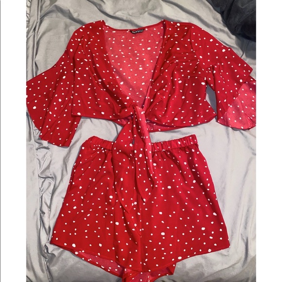 Red and white 2 piece set